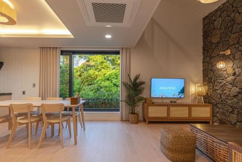 Nohyeong-dong House | Jeju at Aewol Forest 402