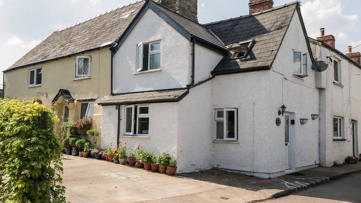 Ruardean Cottage | JESSAMINE COTTAGE, pet friendly in Ruardean