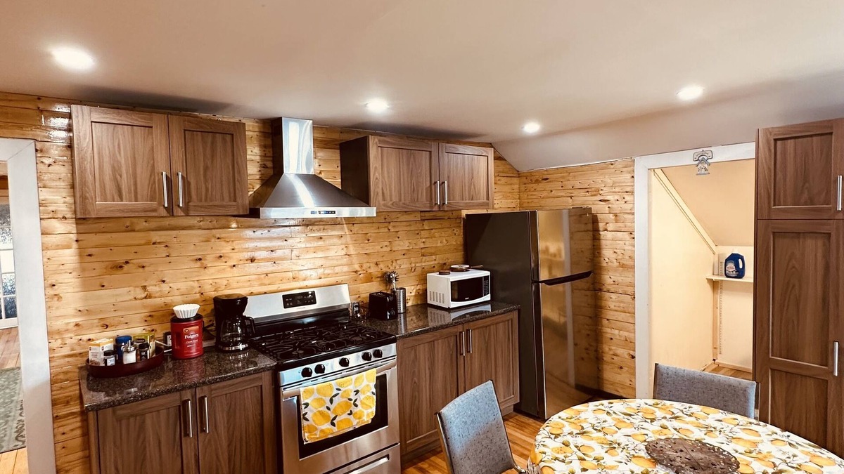 Newboro Apartment | Jewel of the Rideau Lakes!