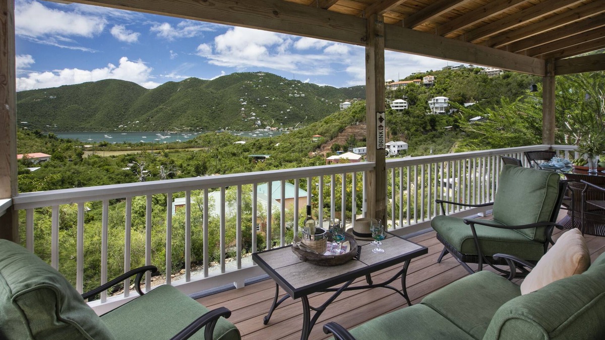 Estate Emmaus House | Jewel's View ~ Cozy Cottage w/AC & Views!