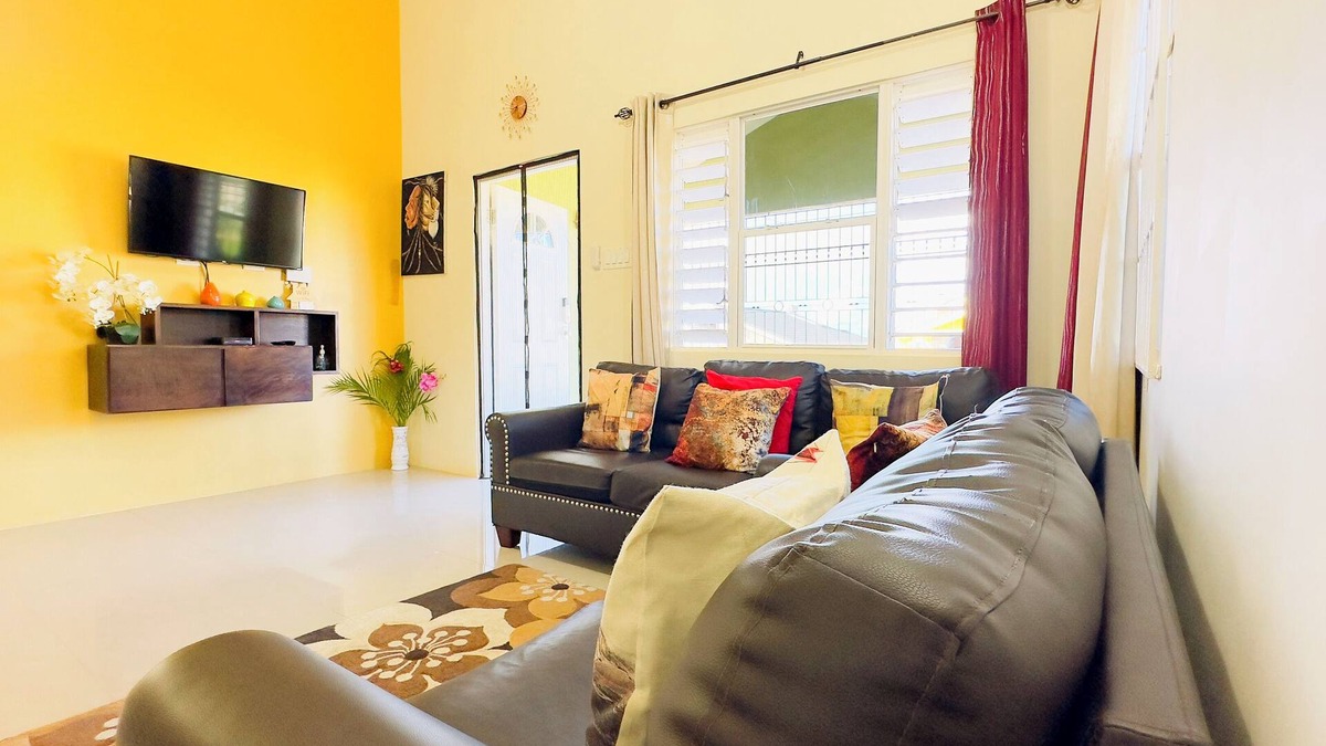 Falmouth Villa | Jhadano 3BR Pool & Gym Free Shuttle Washer, Dryer