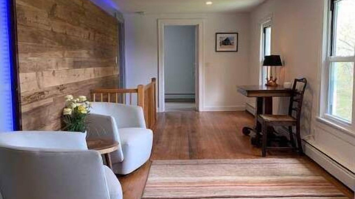 Bantam House | Jim & Pat’s Litchfield Hills Hideaway on 3.0 acres