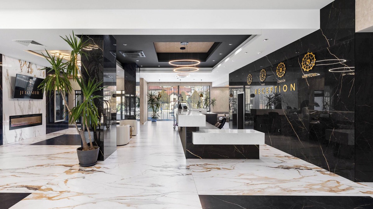 Montana Hotel | Jitomir Hotel