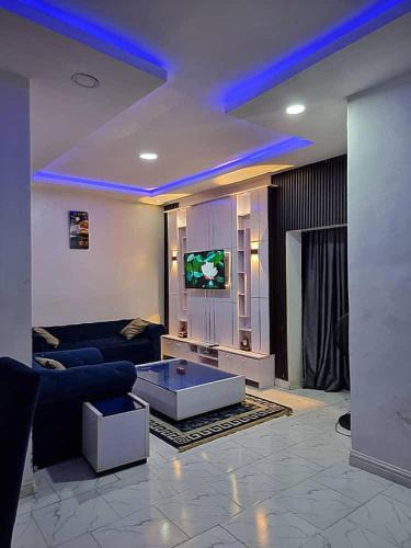 Ikotun Apartment | JKA 1-BEDROOM-Apart 24HRS POWER Unlimited WIFI , GARDEN PATIO AREA ,FREE DAILY HOUSEKEEPING