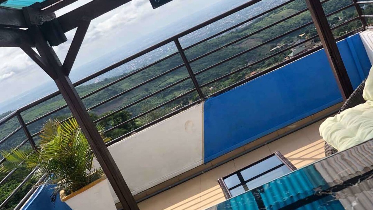 Berekuso House | JLW Hostel