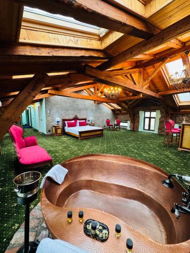 Constanta Hotel | JMR Splendor - Private Sauna & Bathtub Suites