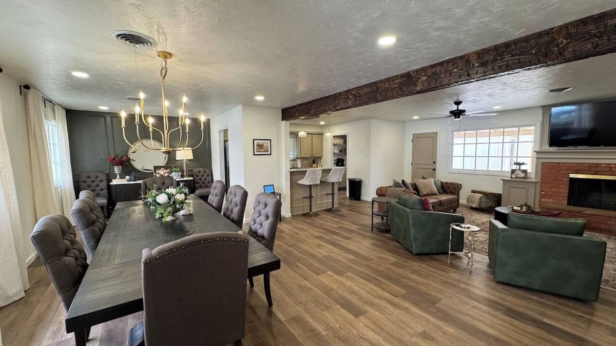 Lubbock House | Jockey Club in Melonie Park