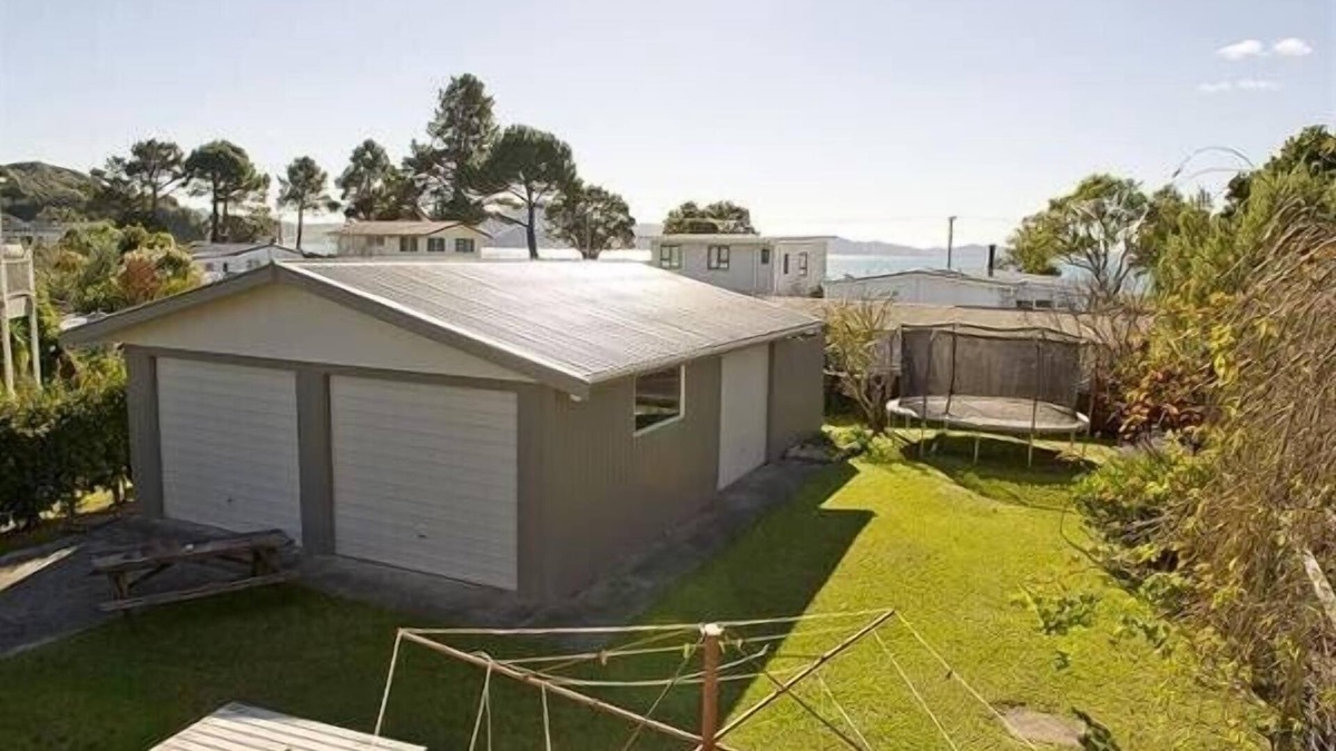 Cooks Beach Cottage | Joes Place - Cooks Beach Holiday Home