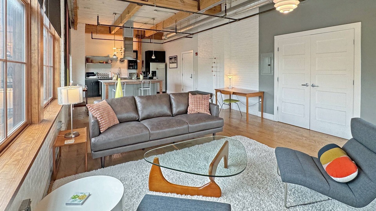 Downtown Rochester Apartment | JOEY'S PLACE - A MODERN SOPHISTICATED INDUSTRIAL OPEN SPACE LOFT