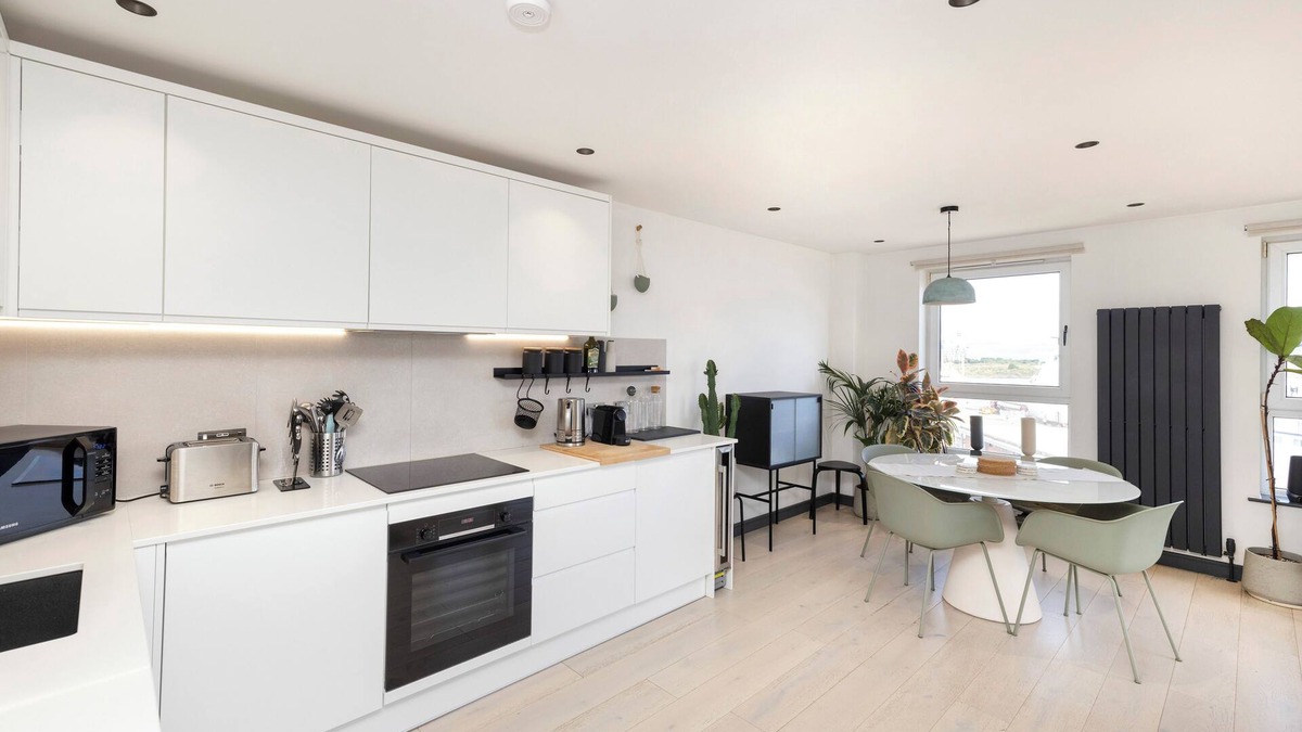 Newhaven Apartment | JOIVY Fabulous 2Br Apartment W/Terrace & Bay View