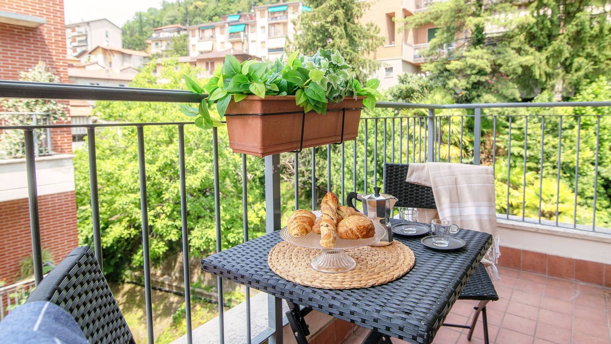 Como Apartment | JOIVY Splendid Flat W/Terrace Near Lake Como
