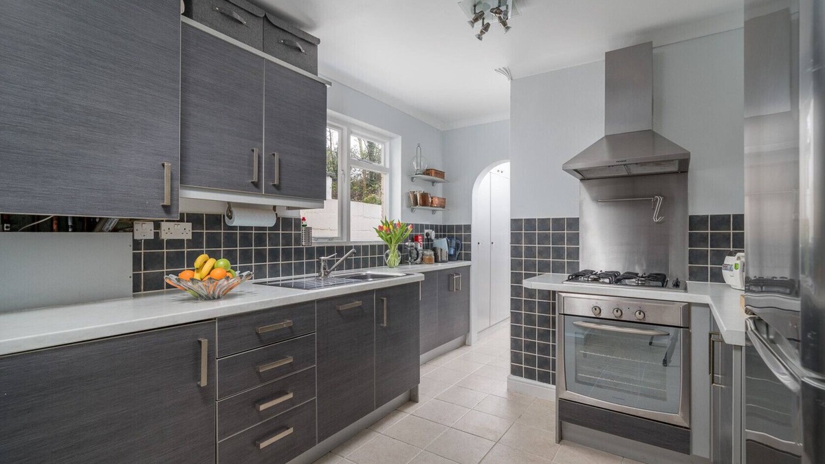 North Kensington Apartment | JOIVY Vibrant 1-bed flat near Portobello Market