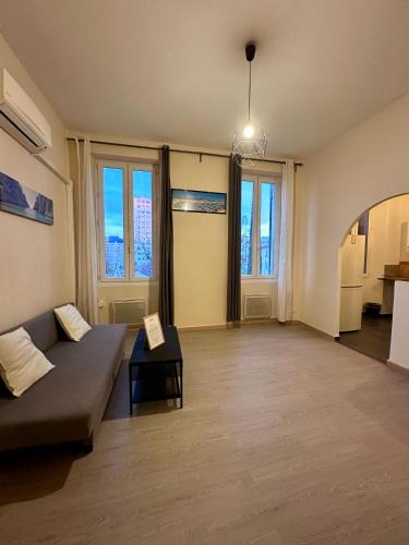 Les Chartreux Apartment | Joli Appartement aux Chartreux - Calme & lumineux