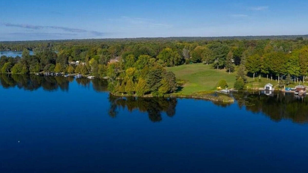 Bobcaygeon Cottage | Jolie Maison Bobcaygeon Waterfront Cottage
