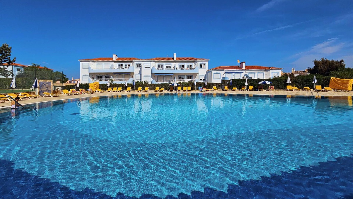 Portimao House | Jolie Maison Située à Portimao, 3 Piscines, Jacuzzi, Tennis, 5mn des Plages