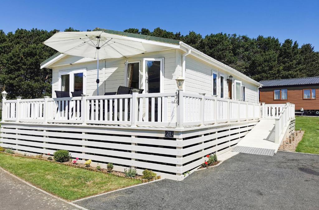Cayton Bay House | Jonstone Pines