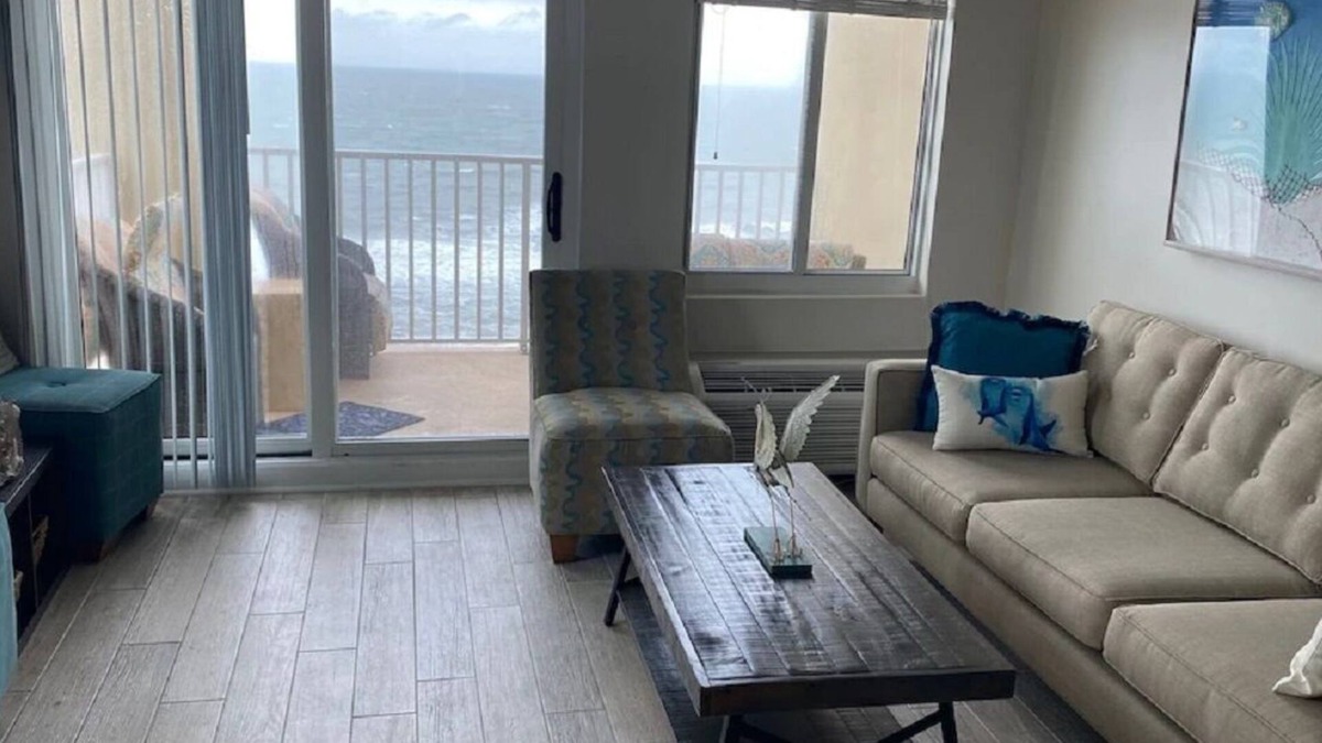 Northeast Virginia Beach Condo | Joshua2 on the Boardwalk with Spacious 3 Bedrooms, 2 Bths, Kitchen & Indoor Pool