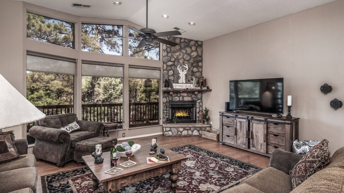 Ruidoso Cabin | Journeys End | Near Village of Ruidoso, Fireplace!