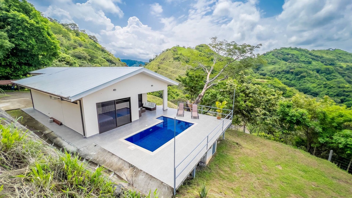 Mercedes House | Journeys End- Stunning Views in Gated Community