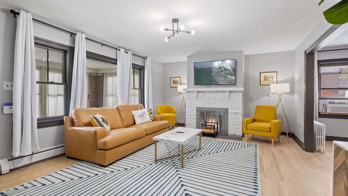 Jeffersonville Apartment | Joy Collection: Work Friendly & Near Downtown