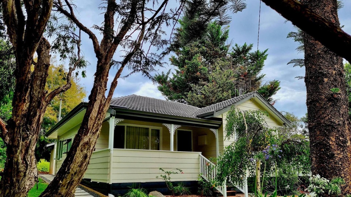 Denmark Cottage | Joy Retreat: Stroll to town & river