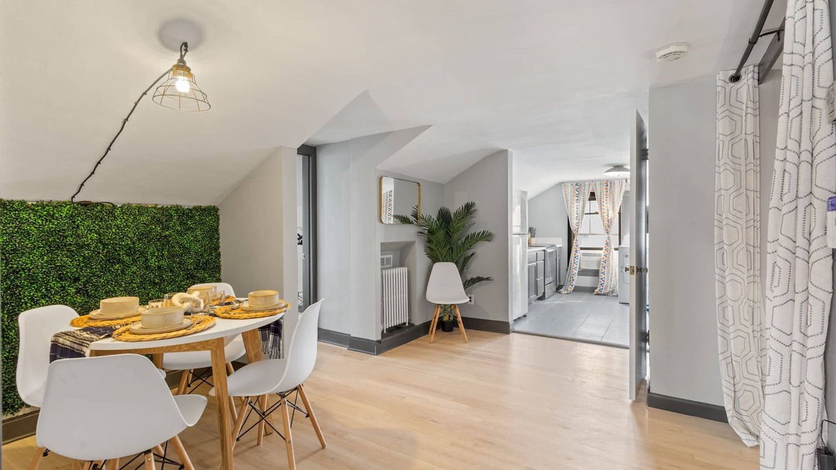 Jeffersonville Apartment | Joy2: Fire Pit & Near Downtown