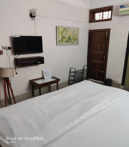 Sualkuchi Hotel | Joyable Homestay Near Sankardev Netralay