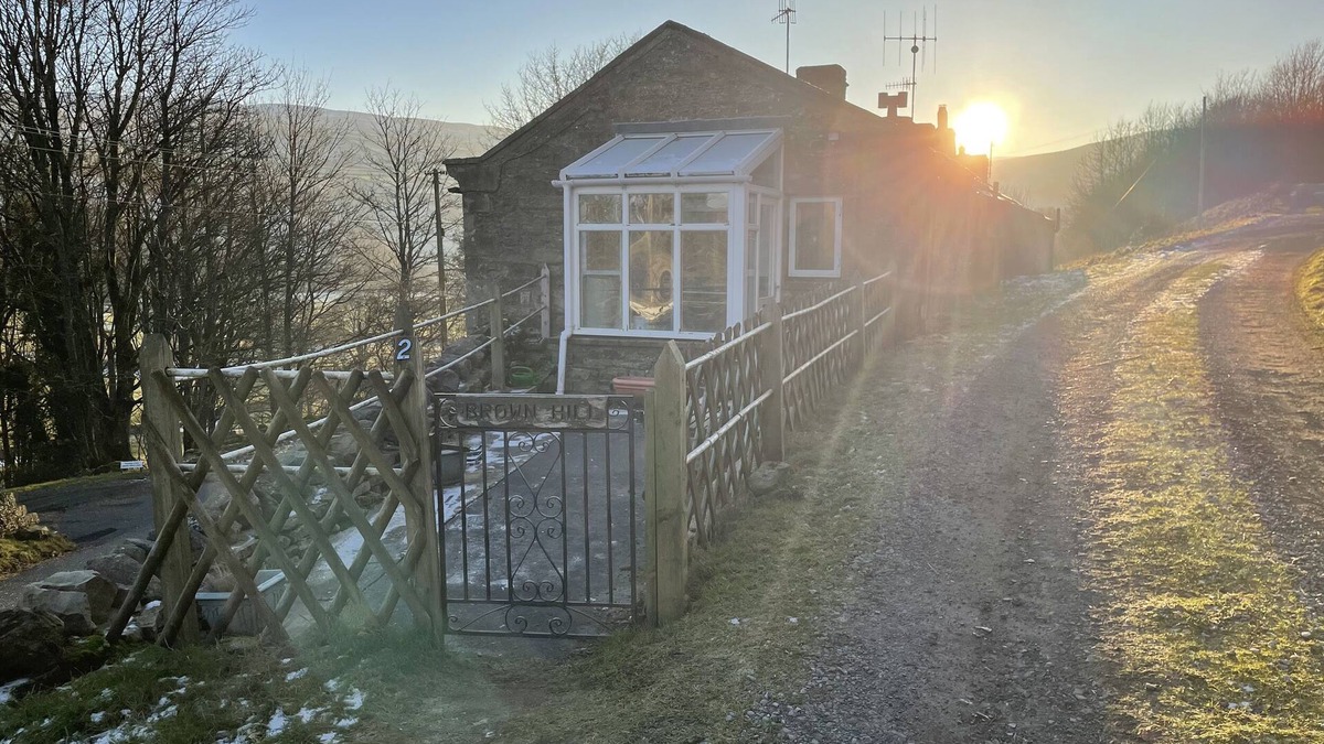 Fremington Cottage | JOYCES COTTAGE, 2 BROWN HILL, pet friendly, with a garden in Reeth