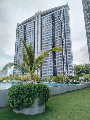 Downtown Kota Kinabalu Apartment | JQ ArasTwo Homestaykk LEVEL 22 SEAVIEW