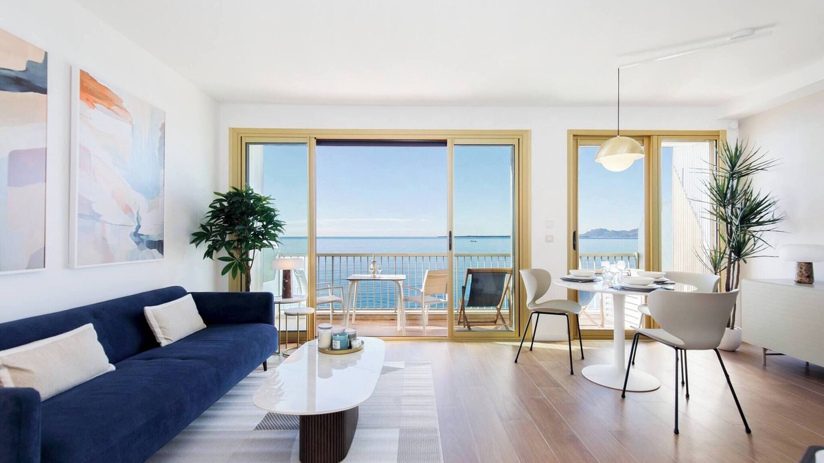 Juan-les-Pins Apartment | juan les pins suite luxuseuse front de mer