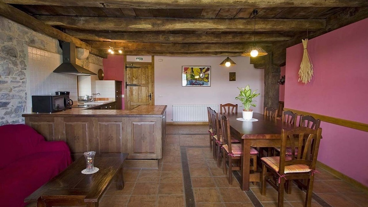 Larraun House | Juansarenea - Sukaldeberri. Cozy rural house.