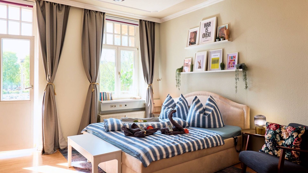 Erfurt Old Town Apartment | ★ Jugendstil Flat with 2 bedrooms in the city centre + balcony ★