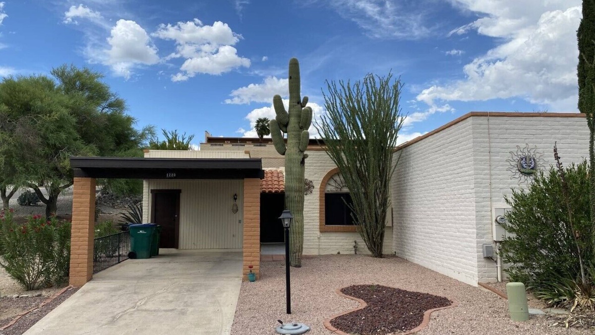 Desert Hills Estates House | Julia's Casita. The perfect desert retreat. Age 55+
