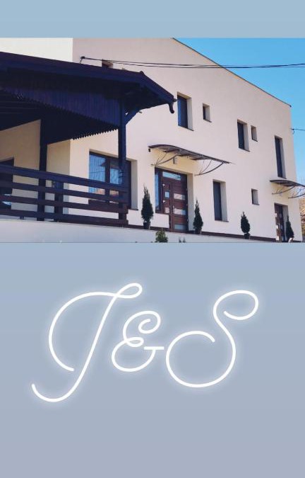 Sandulesti House | JULIA&STEFAN