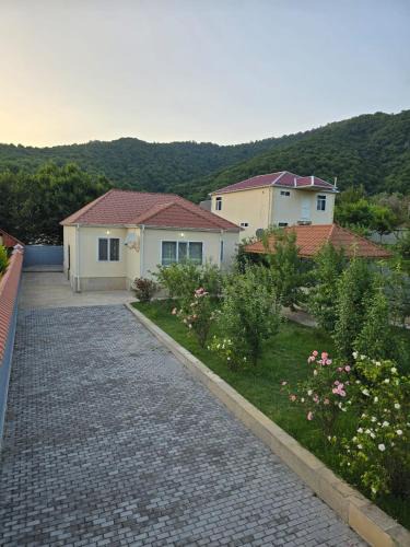 Ismailli House | Julian Guest House