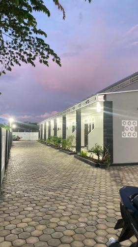 Manggelewa House | Juliana HomeStay
