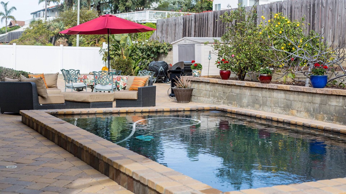 Olde Carlsbad House | JULY SPECIAL 130 CARLSBAD. PRIVATE OASIS, SINGLE LEVEL RANCH HOME 1400 SQ FT.