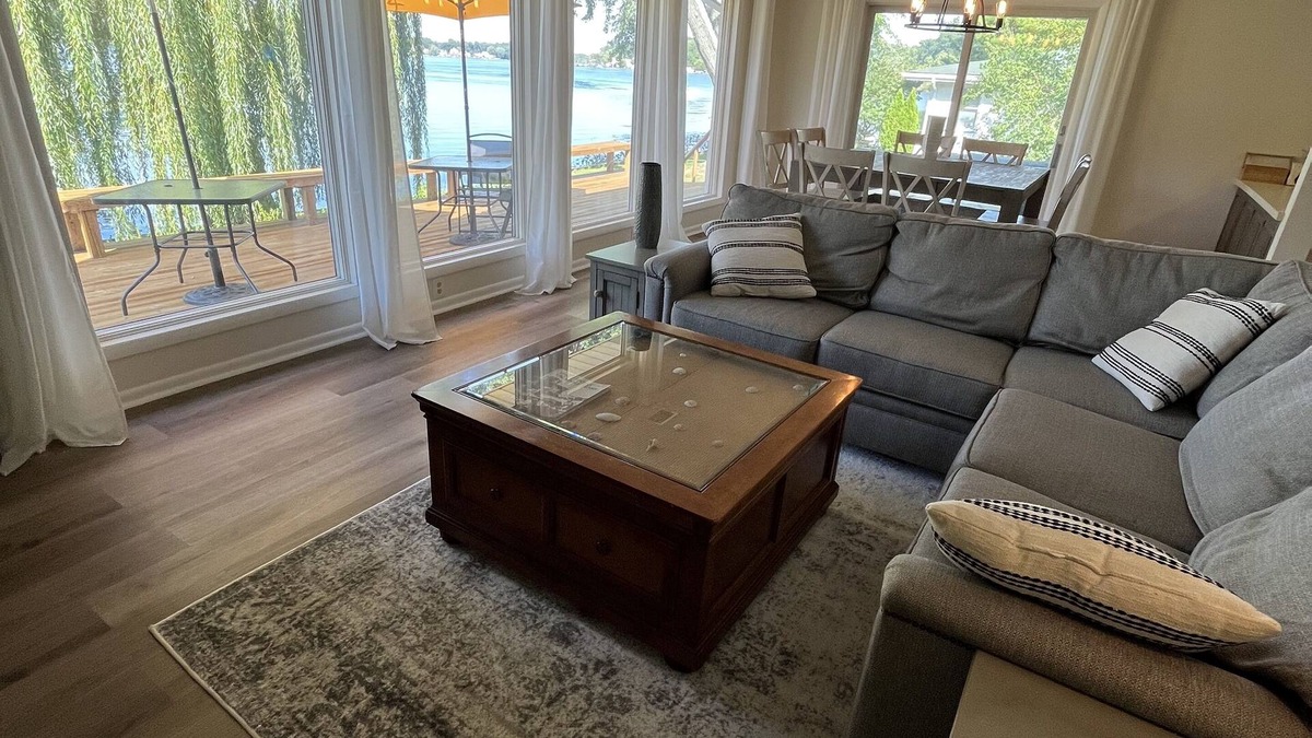 Three Rivers Cottage | Jungle Arcade, Fall Fires, Winter Dome, WFH - WEEKLY STAY DEALS