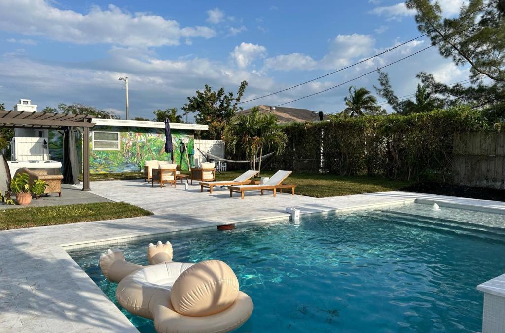 Lake Worth House | Jungle Cottage with luxury pool, hot tub and more!