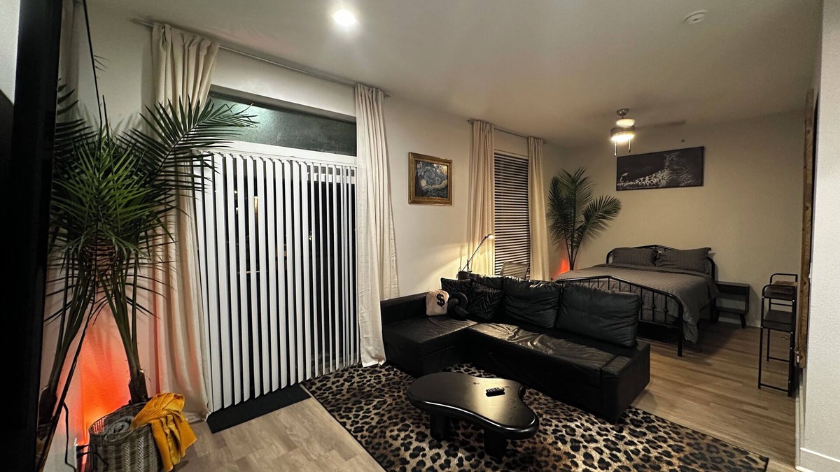 Deep Ellum Apartment | Jungle Inn Deep Ellum