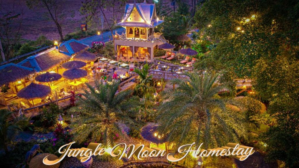 Sattahip House | Jungle Moon Homestay จังเกิ้ลมูน โฮมสเตย์ บางเสร่