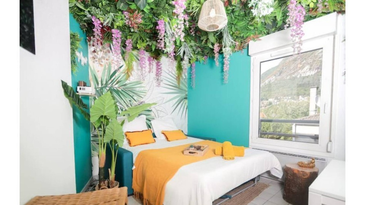 Secteur 1 Apartment | Jungle studio near the train station - Bloomy Appart