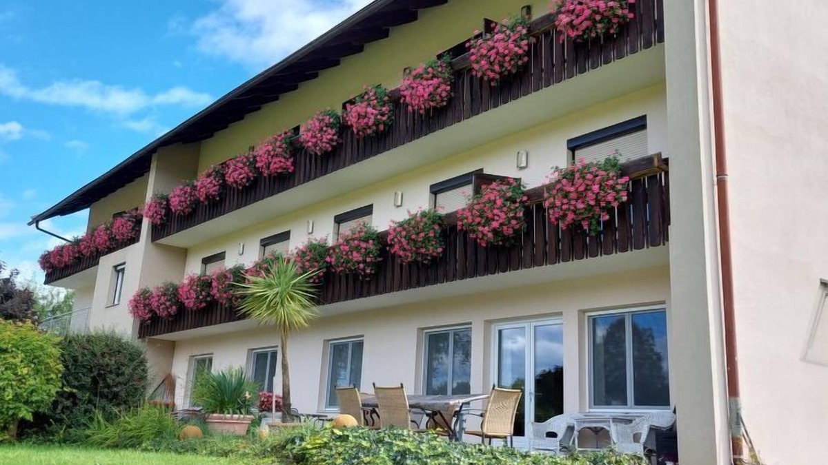 Augsdorf Apartment | Juni-Rose by Interhome