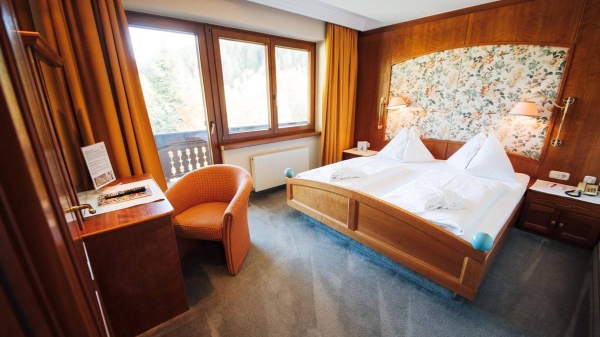 Bad Kleinkirchheim House | Junior Suite Edelholz Kirsche - The Kirchheimerhof - Superior Refugium