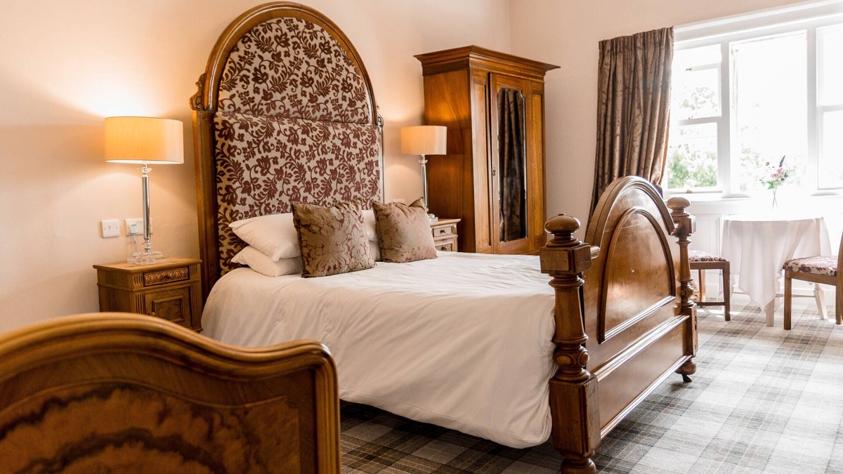 Longford House | Junior Suite-Family-Private Bathroom-Garden view-East Wing
