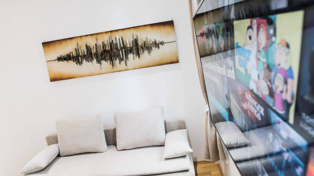 Favoriten Apartment | Junior Suite: Luxurious 100 m² Apartment with Parking