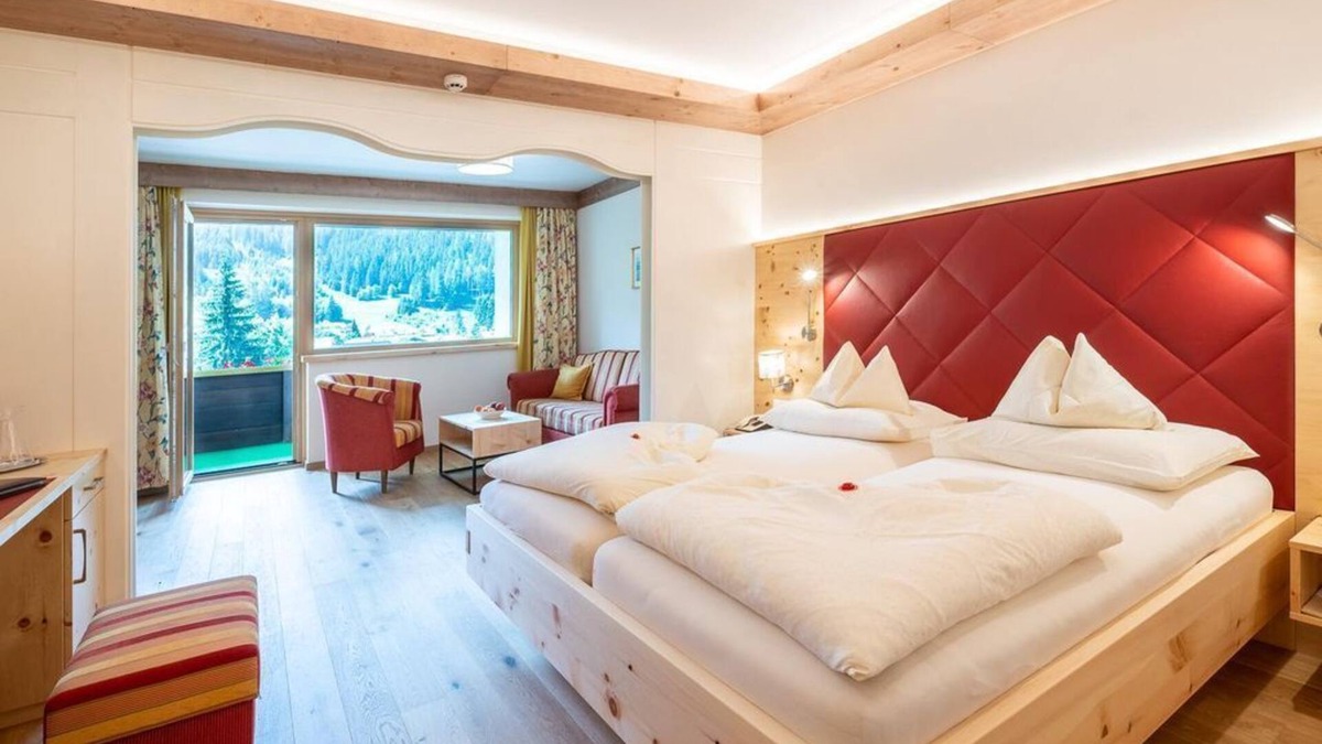 Bad Kleinkirchheim House | Juniorsuite 42 m²/Zirbe - Thermenwelt Hotel Pulverer