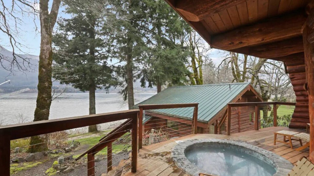 Stevenson Cabin | Juniper Cabin at Wilder and Pine Riverside Cabins