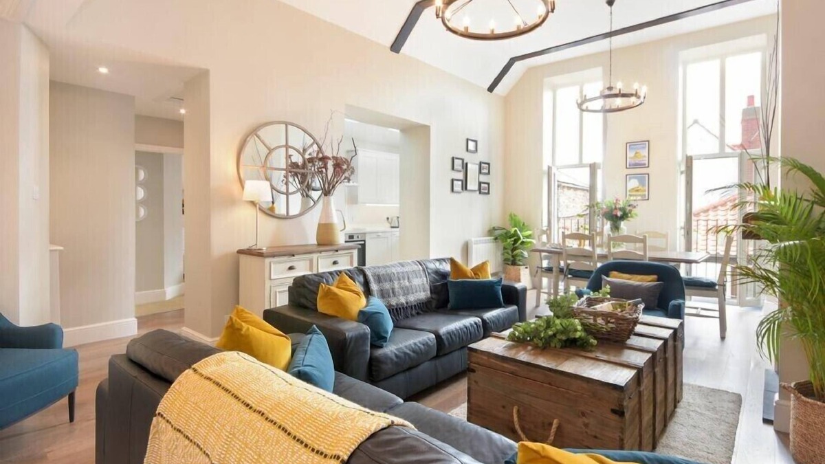 Seahouses Cottage | JUNIPER COTTAGE, pet friendly in Seahouses