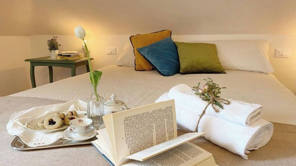 Historic Centre Apartment | Juniper House via Mazzini
